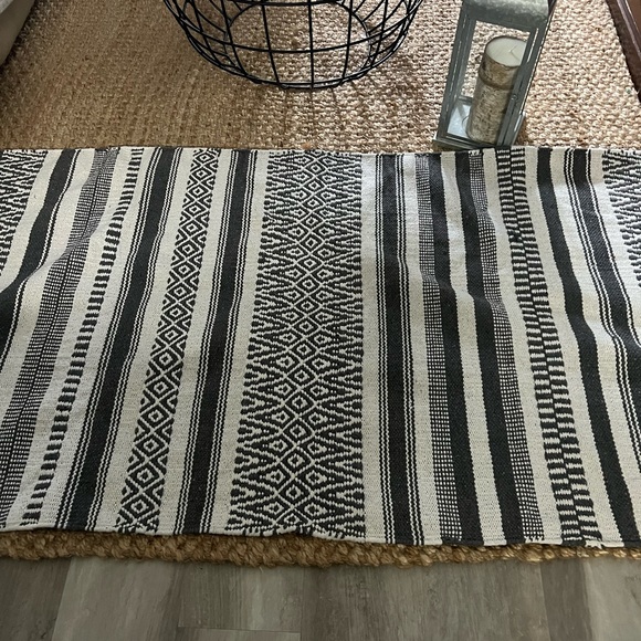 Beautiful Area Rug - Picture 1 of 6